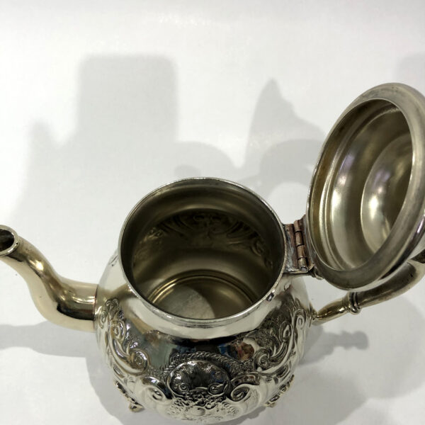 Elegant handcrafted Silver Teapot